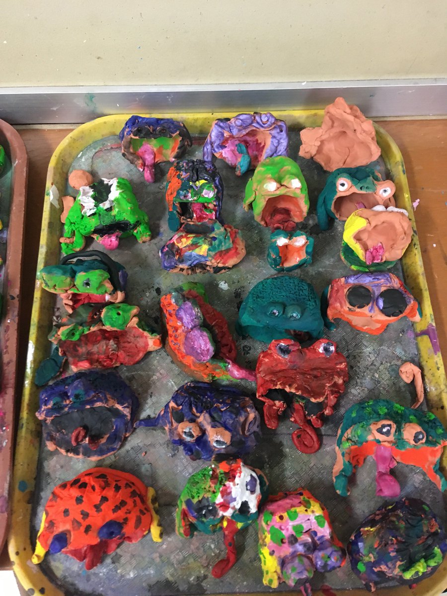 MissScottArt's tweet photo. The frogs of #2031Artists are ready to hop into the water gardens they painted.  Gardens inspired by Claude Monet #MiltonInnovation #SDMtheArts #SDMInspire https://t.co/MXJGH5QSQR