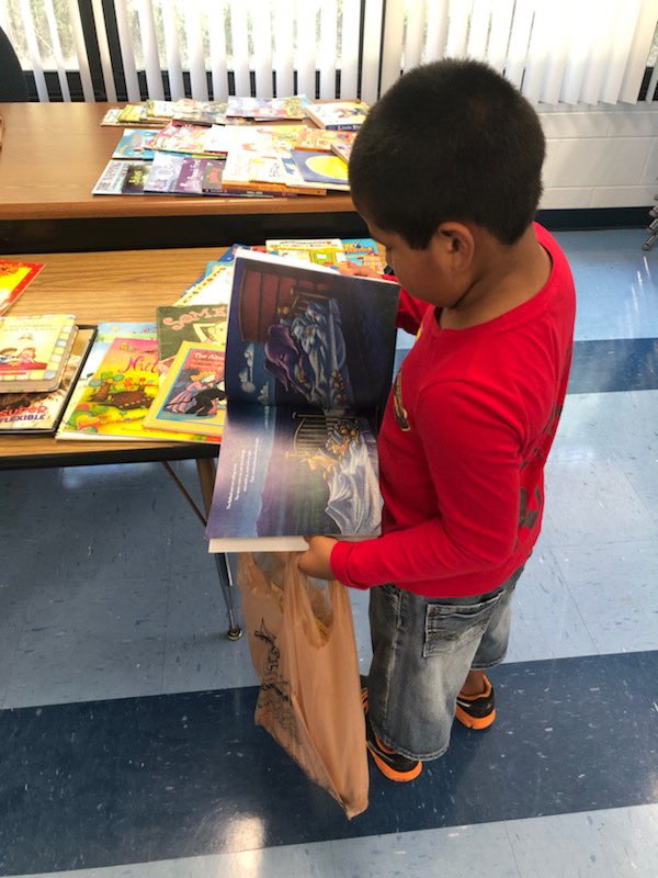 HCPSCorkES's tweet photo. Book shopping for prevention of summer slide.  #bookdrive #readersareleaders @HCPSArea5  @jenniferackett @HCPSElemELA @hcpsread https://t.co/QDEgJZPQ5y