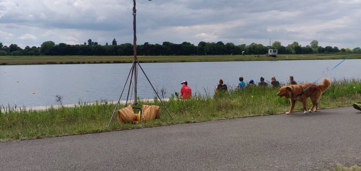 KSWBoatClub's tweet image. King's supporters are ready on the banks, the UR Boys crew about to boat and warm up for the A/B semi-final. A top three finish secures them a place in the A final, whilst a bottom 3 finish means they move into the B final. Good luck! #kswbc #kingsport @nsr_uk
