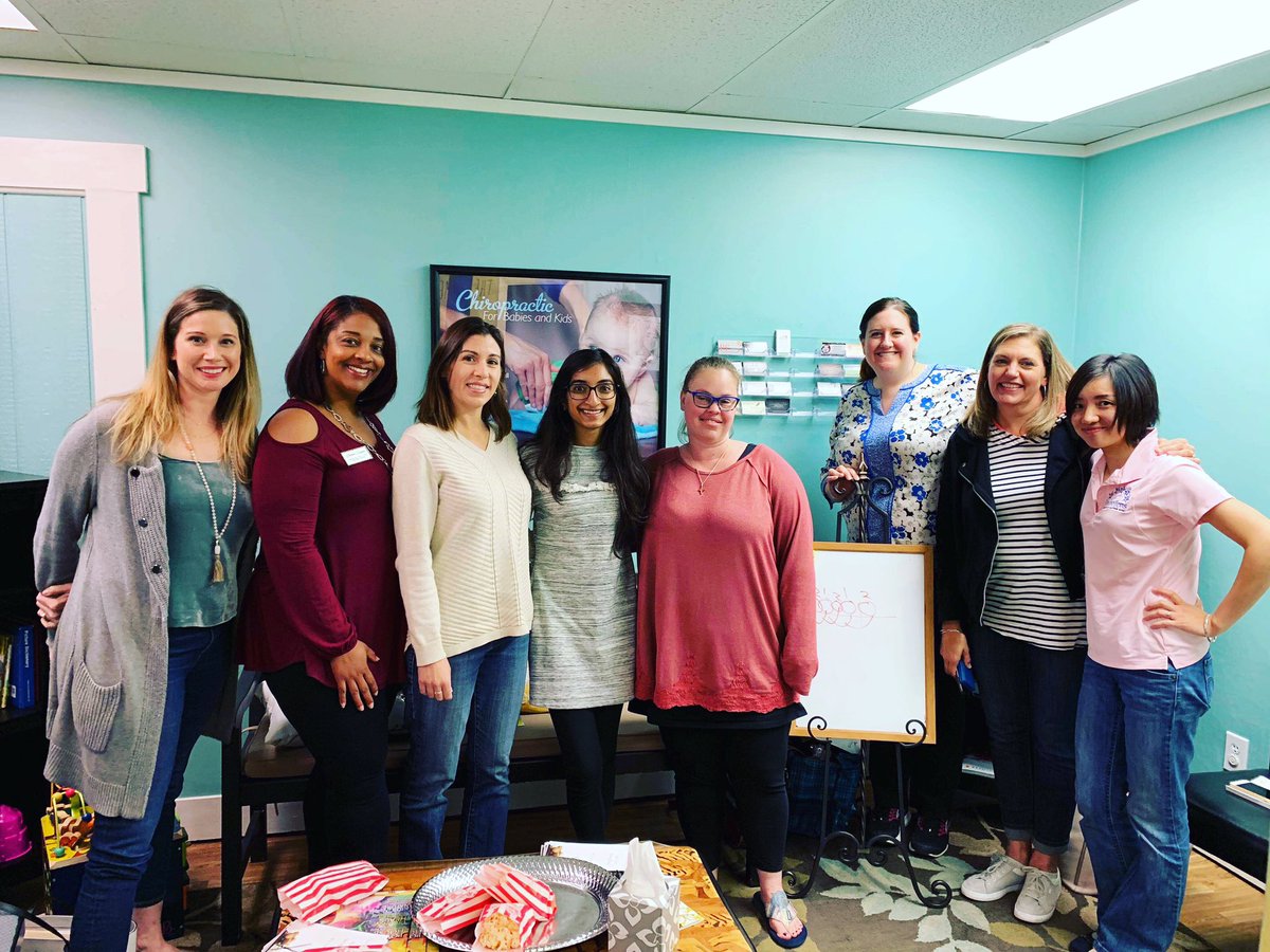 IndyMompreneurs's tweet photo. So many amazing #women came together for our #Carmel #Mompreneurs #meetup this week at @rangelinechiropractic ! June’s date is already up on the calendar!
.
#Indianapolis #indy #indymoms #smallbusiness #entrepreneur #womeninbusiness #indyblogger #indygrammers #circlecity https://t.co/38EBpOYWwA