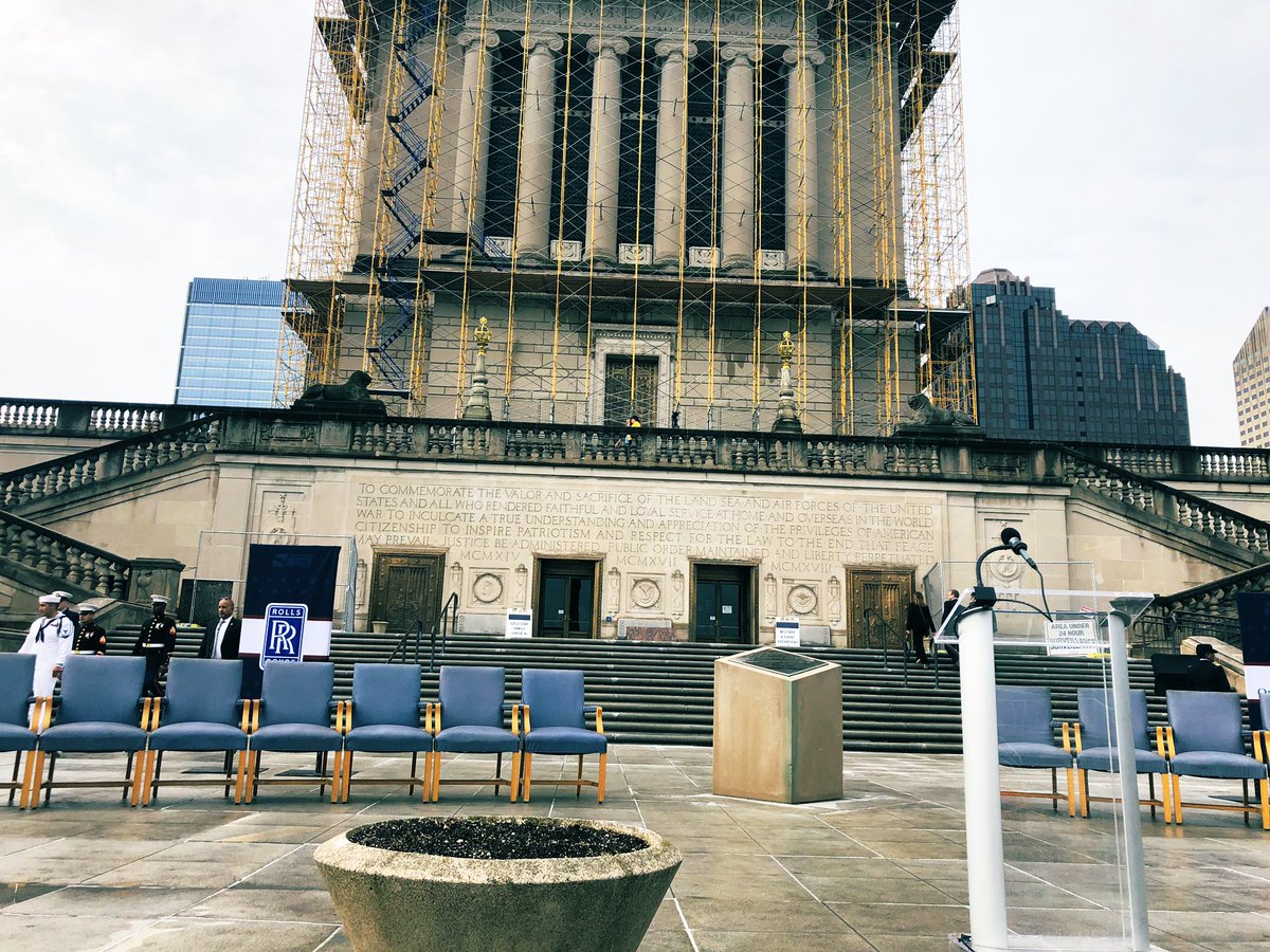 500Festival's tweet photo. Join us on the steps of the Indiana War Memorial for the 500 Festival Memorial Service, presented by @RollsRoyce beginning at noon. The event is free and open to the public. #500MemService https://t.co/nkmXDerDcp