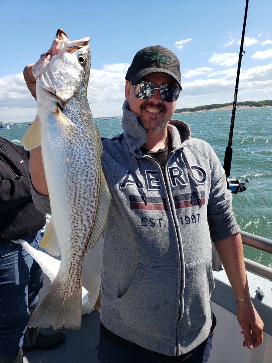 BlackHawkFishin's tweet photo. Weakfish in the cooler! (860) 448-3662 https://t.co/Gn2WiXSOph #blackhawkfishing #weakfish #fishniantic #fishct #porgyseason #springporgies #springscup #peconicbay #30fishlimit #boatlimit https://t.co/dqq54kmGxc