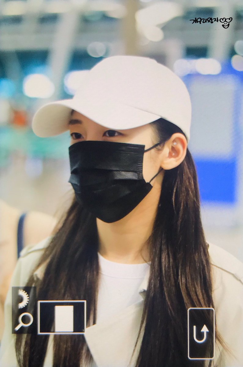 _Frog_Prince's tweet photo. 190524 ICN 출국 프리뷰

조심히가 아린이👋🏻🥺

#아린 #ARIN #최예원 #アリン
#오마이걸 #OHMYGIRL
@WM_OHMYGIRL https://t.co/zFzyv8q1MH