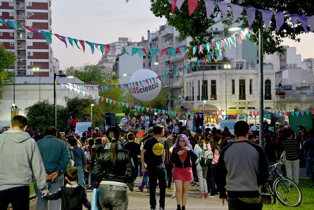 Exactas_UBA's tweet photo. 🧪 #CienciaPaliza 2 👩‍🔬👨‍🔬
➡️ Se viene la segunda edición del festival en defensa de la #ciencia y la #universidad pública.
🗓️ Sábado 1 de junio, desde las 14 h
📍 En Parque Rivadavia (https://t.co/nJ2Vluz8dQ)
➕ Más info: https://t.co/lVw76Ng6NQ https://t.co/SBsKI6vl7B