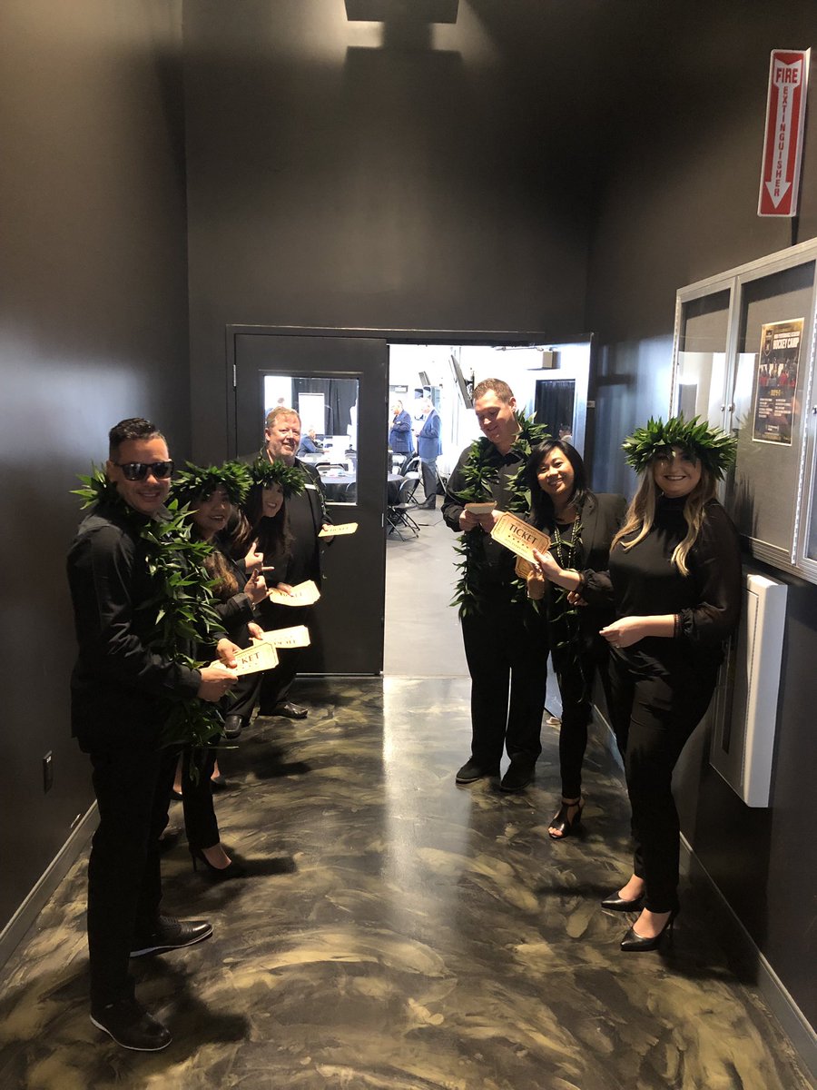 Mike Hursey (@mthurseyjr) on Twitter photo HBU was top notch in their presentation at the Leadership Summit. A true Ohana that I’m extremely proud to be a part of. The talent here is of the highest caliber. #MauiMasterMinds #TeamHawaii #LeadershipSummit2019 #SetTheBarHI #808Dominates <a href="/Foe_Shannon/">Shannon Rust</a> <a href="/SilveyAmanda/">Amanda Silvey</a> <a href="/TPer808/">Tony Perez</a> HBU was top notch in their presentation at the Leadership Summit. A true Ohana that I’m extremely proud to be a part of. The talent here is of the highest caliber. #MauiMasterMinds #TeamHawaii #LeadershipSummit2019 #SetTheBarHI #808Dominates <a href="/Foe_Shannon/">Shannon Rust</a> <a href="/SilveyAmanda/">Amanda Silvey</a> <a href="/TPer808/">Tony Perez</a>