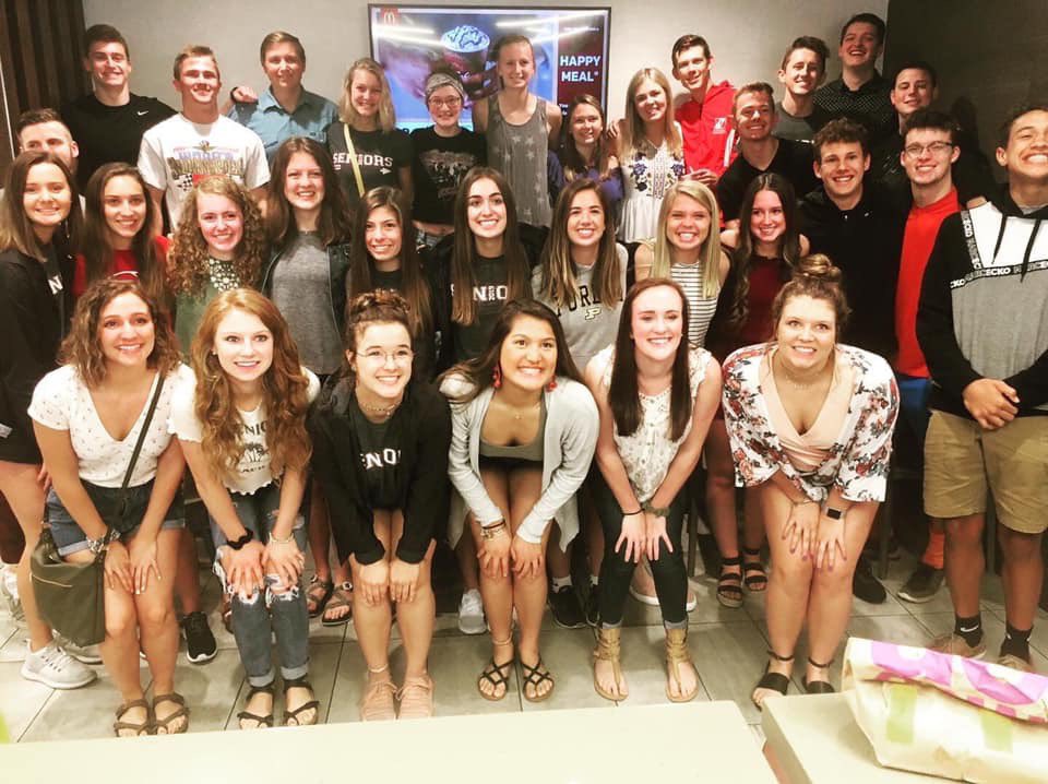 gracelarsen_'s tweet photo. Finishing how we started :)
Freshman year->Senior year 🎓 https://t.co/H0cJOVDb4y