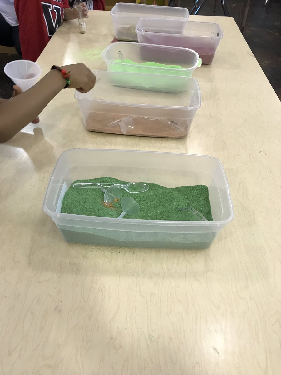 teachnbeach1's tweet image. Sand and bead fun in the library @DWS_PTA @AnnaRudowsky @McginleyIsabel @FAmato53 #weecreate