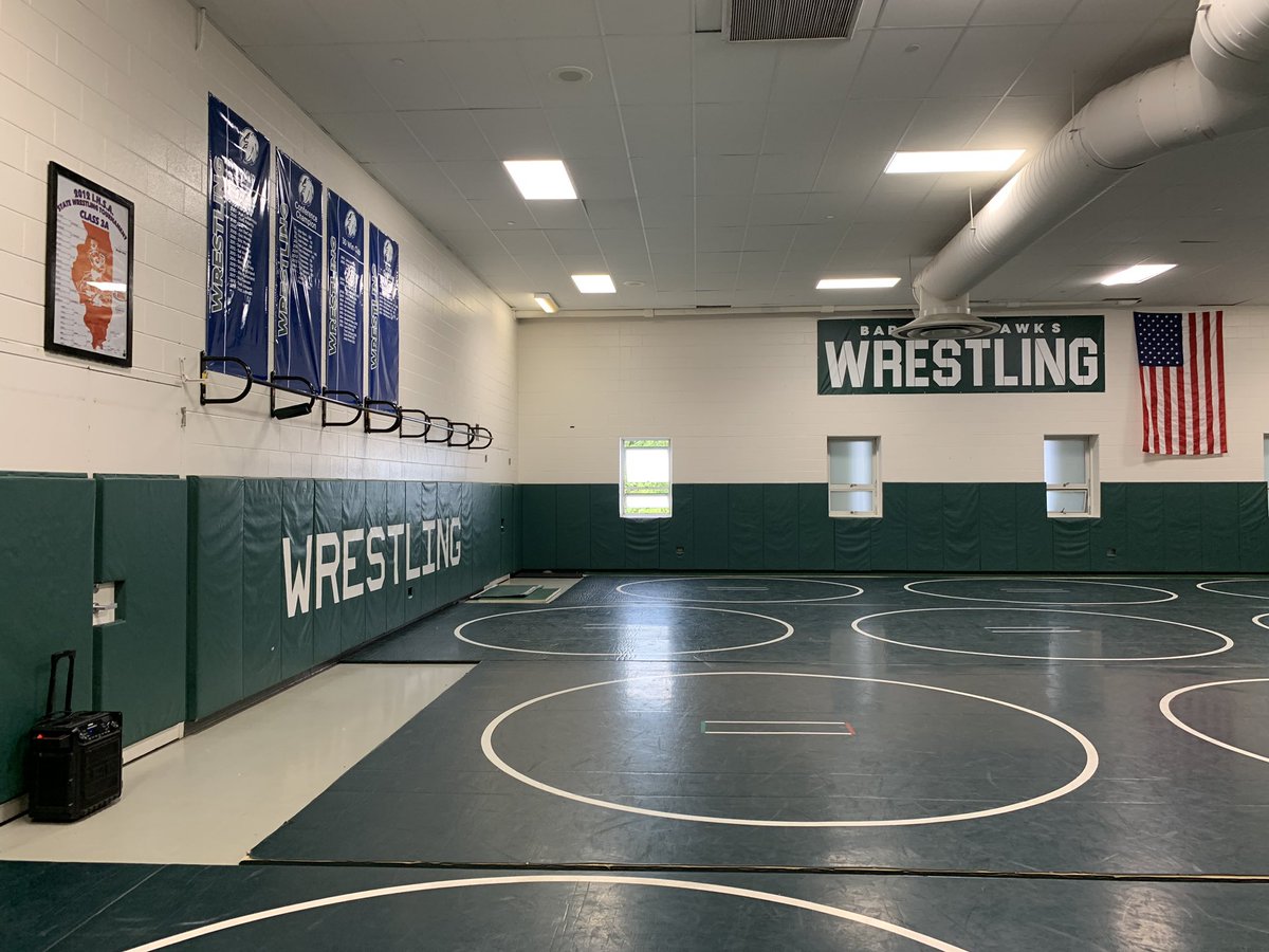 hawkscoachg's tweet photo. 165 days till we are officially starting the season. That means 3,960 hours to get better!! 1. Summer camp 2. Other sports 3. Wisconsin team camp 4. Off season tournaments #hawkstrong #moneyinthebank https://t.co/iBfdvIwX5r