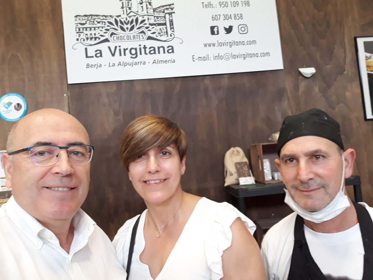 juanjo58laujar's tweet photo. Y por si este viernes fuera poco hemos visitado la empresa apoyada desde @cadealmeria por #CADE #Berja @lavirgitana una empresa que produce chocolates ecológicos. Con numerosos premios, oiremos hablar de ella. Enhorabuena!!! https://t.co/DORhbcq2Ev