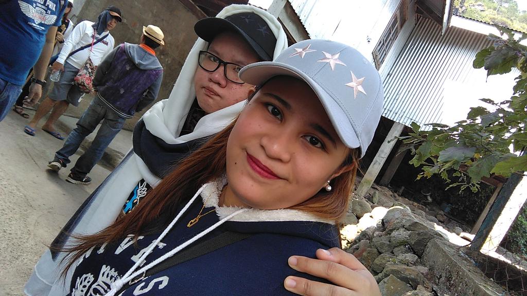 dcdcdecember's tweet photo. Kinikilig po ako kapag nakaakbay ka sakin 🤗😘 @makmerkmrky #SagadaTour2018 #Throwback #WhenInSagada https://t.co/Th8gWGALyu