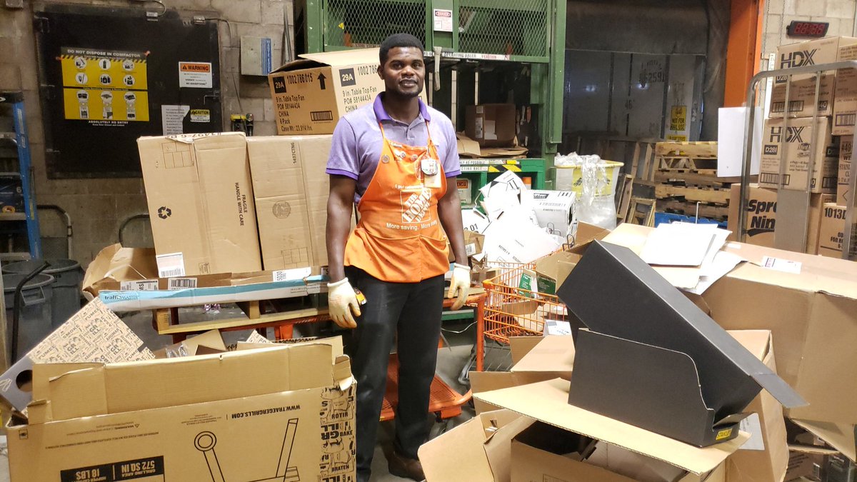 JOEGYAMFI1's tweet photo. Regular Morning in 4637 with Fabian (the pack down Captain)
Leading his team. #cardboardchallenge# https://t.co/C8Z4H7Kthq
