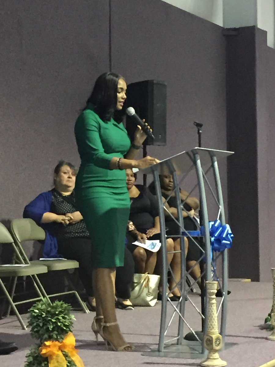 AVCranford's tweet photo. Enjoyed sharing a few gems with the young scholars of Spirit Creek Middle School for their 8th Grade Honors Night & Bridge Ceremony! Thank you for trusting me to pour into your students! #TranspireOne #Empower #Educate #Expose https://t.co/cgXkrs0lIk