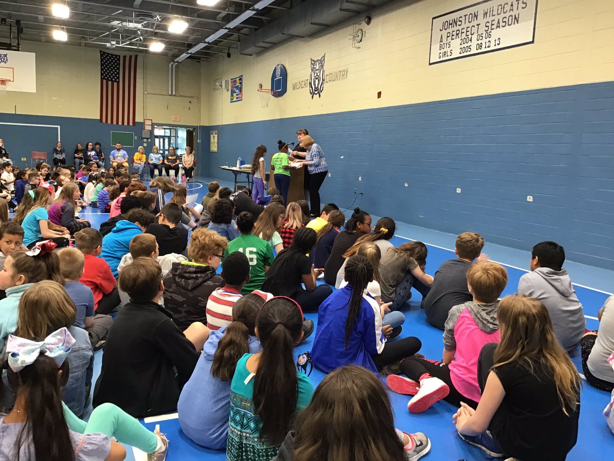 MrsRothman_4's tweet photo. Awards’ Day https://t.co/ykInWClplc