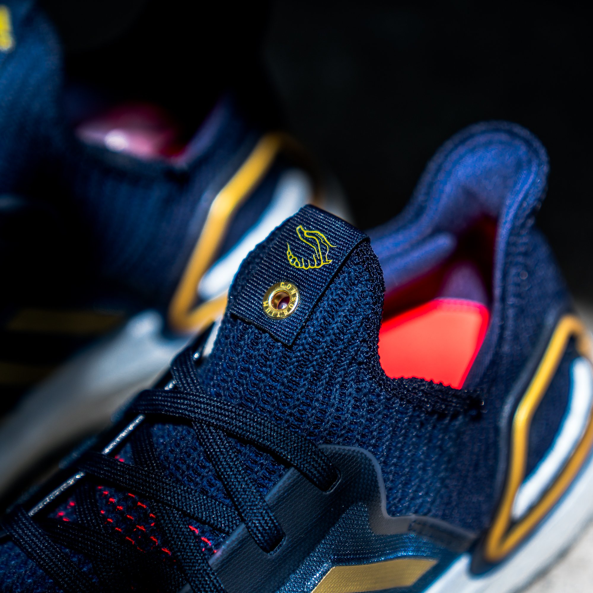 ultraboost 19 navy gold