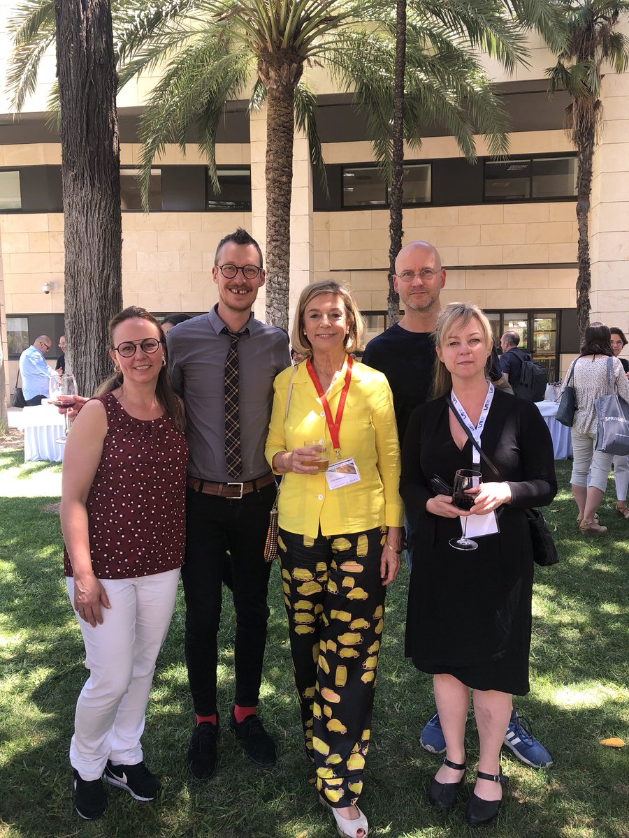 clauersen's tweet photo. Obvious the one with the broken teeths is the only one with a proper smile 🤘 #17rolcrai #librarylife https://t.co/Ga1BdQ2ylH