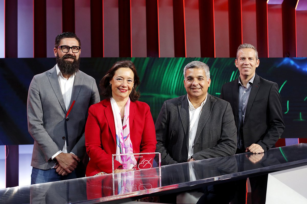 vmware_es's tweet image. 🎖️ @MDcloud se convierte en la primera empresa española en recibir la distinción #VMwareCloudVerified por ser uno de los máximos especialistas que aseguran el fácil acceso al Servicio #Cloud. ¡Enhorabuena!