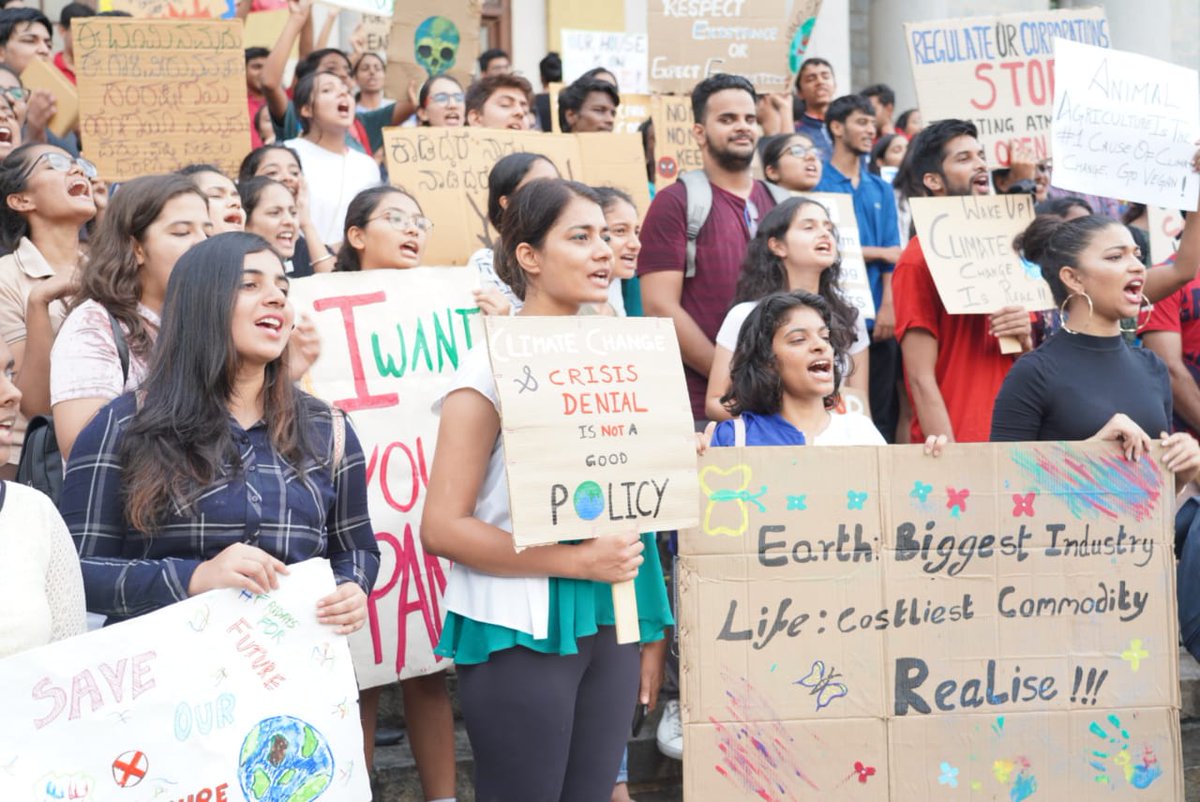 Students in Bengaluru step up fight for #ClimateChange in second global #ClimateStrike. 

IPCC warns the climate crisis will be irreversible unless world leaders take #ClimateActionNow to stop carbon emissions which are rapidly warming the planet.