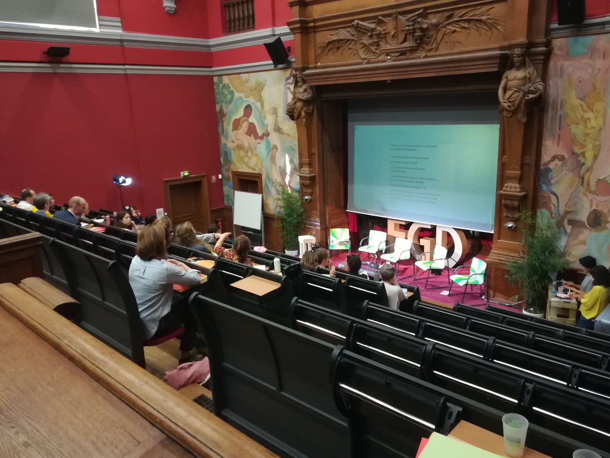 MihxLab's tweet image. Un atelier d’échanges incroyables entre de nombreux acteurs d’horizon différents : marques, entrepreneurs, universitaires, consultants, passionnés… pour bâtir ensemble la mode de demain ! Merci à tous, un moment très riche pour tous ! @FGD  #slowfashion #Roubaix #TeamLille