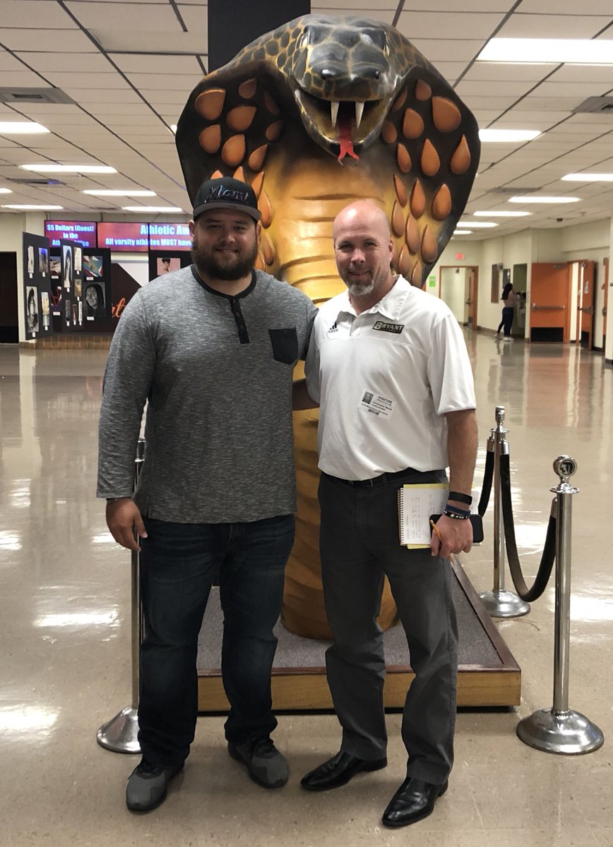 CoachRickMunne's tweet image. It was an absolute pleasure to have the 🐐 visit Cobra Country. Thank you @CMerrittMT for stopping by. @BryantUFootball #MADEINDADE #COBRASTRONG