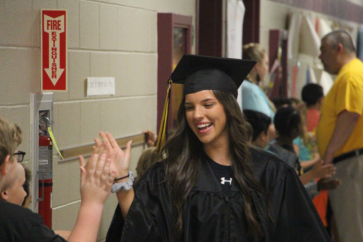 GastonSchools's tweet photo. Earlier today, members of the Class of 2019 from North Gaston High School participated in a Senior Walk at Brookside Elementary. https://t.co/O6WfREVBeT