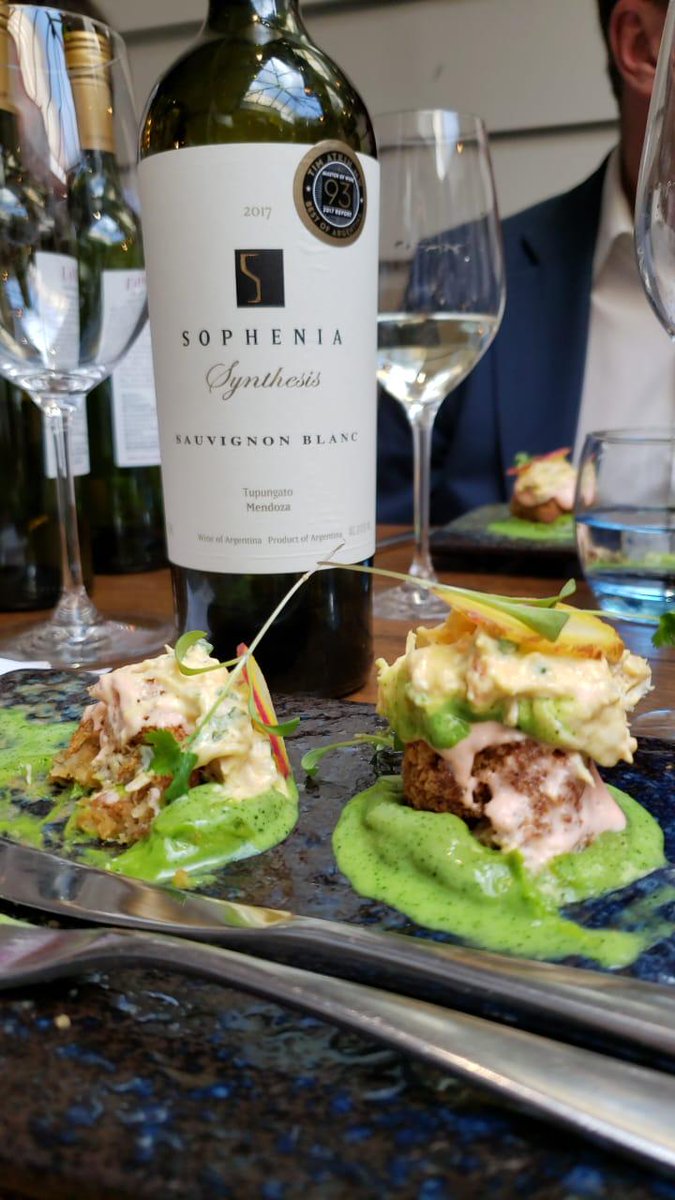 FincaSophenia's tweet photo. Deliciosos maridajes que nos llegan desde el antiguo continente: gastronomía peruana con #Sophenia #Synthesis #TheBlend y #SauvignonBlanc, en @Lima_London.
@EllisWines 🍷 https://t.co/FkmNjDsYrw