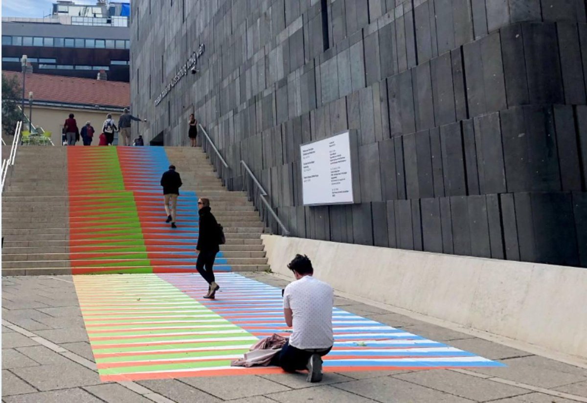 [FOTOS] El cromatismo de Cruz-Diez presente en el Mumok bit.ly/2M3F6kJ