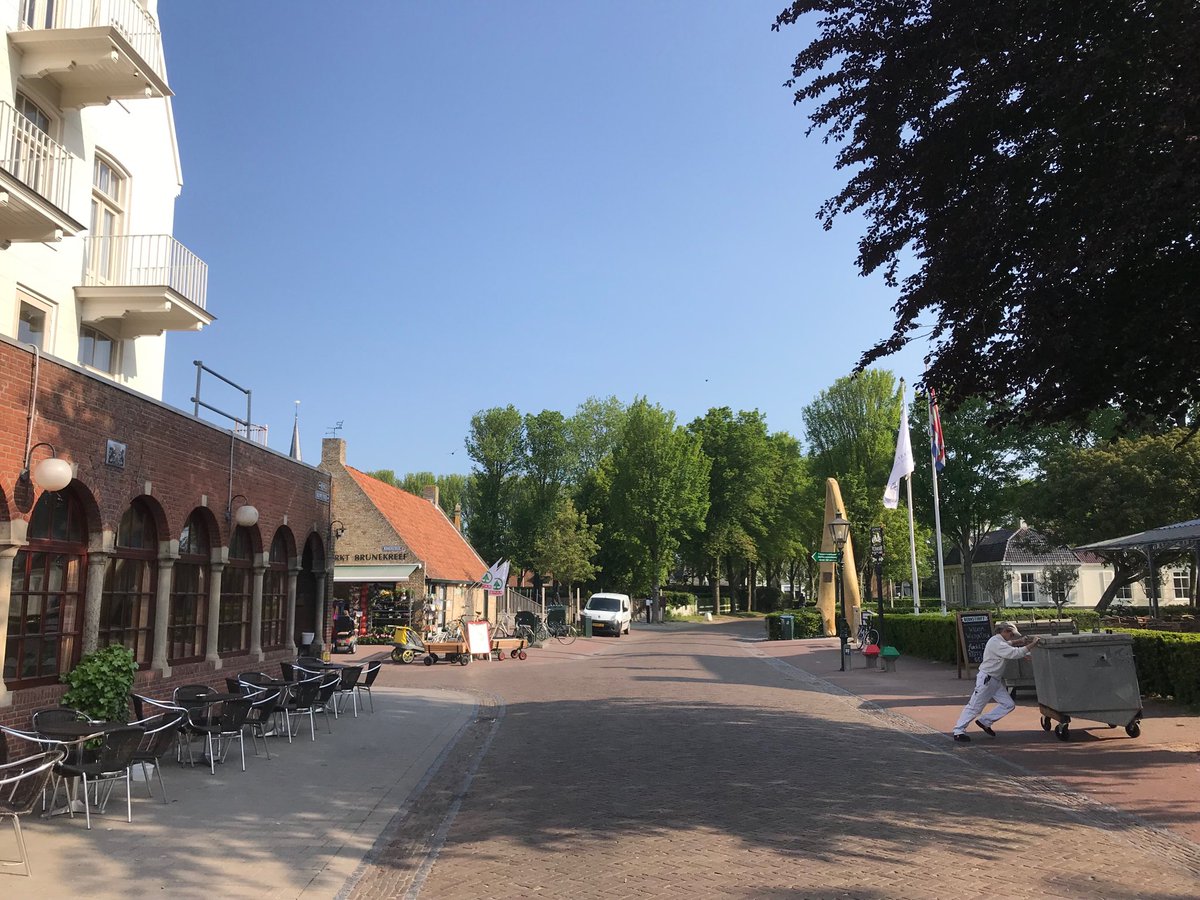 BoksemJan's tweet photo. Na de cursus van gisteren, vandaag ..... rust. Heerlijk! https://t.co/pQTHPJTz8B
