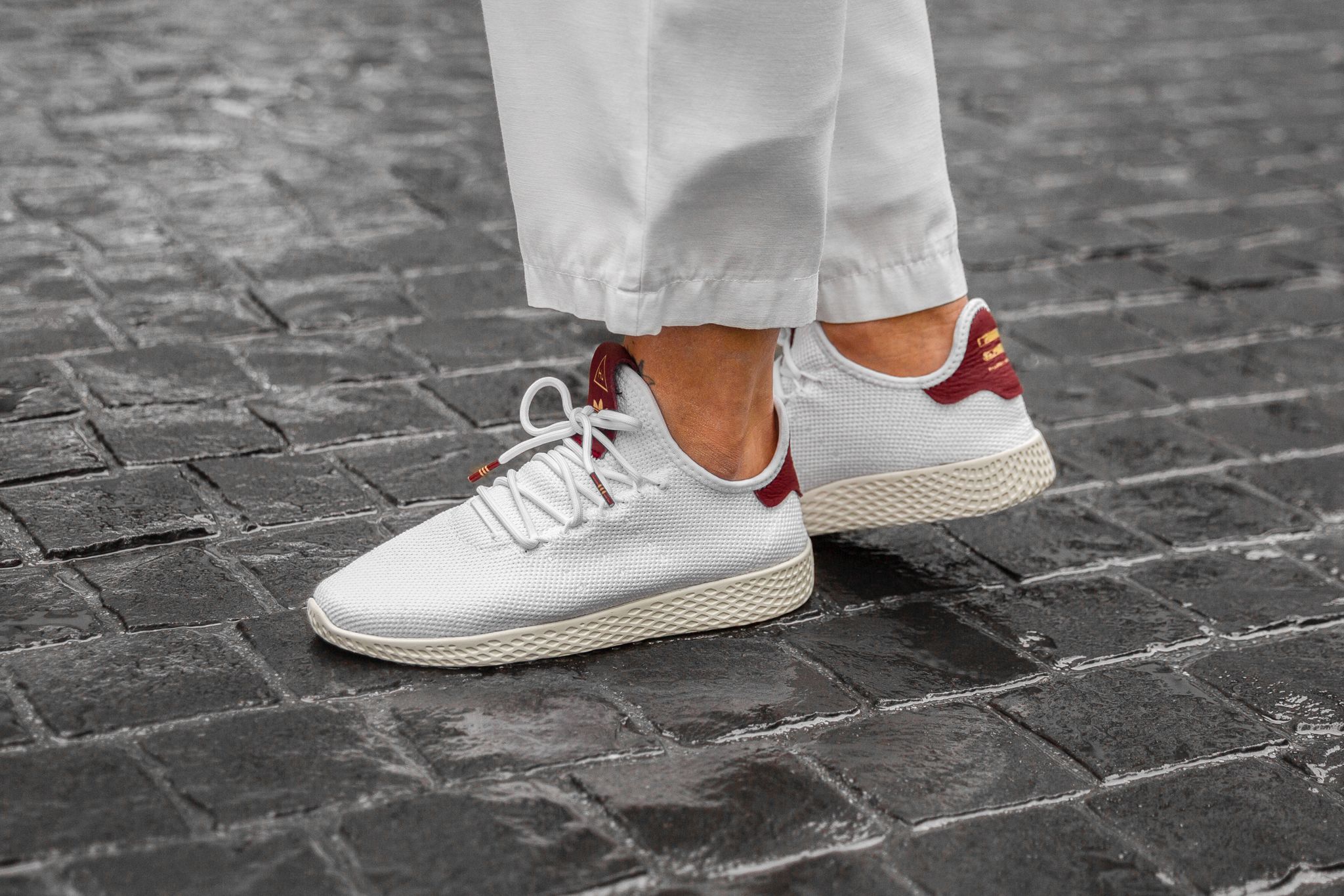Describe among Shipping Titolo on Twitter: "Pharrell Williams x Adidas Tennis Hu W "White/Clear Burgundy" available online ➡️ https://t.co/mTjYcseEe5 Uk 3.5 (36) - UK 7.5 (41 1/3) style code 🔎 D96443 #adidas #pharrell #pharrellwilliams #pharrellxadidas # Describe among Shipping Titolo on Twitter: "Pharrell Williams x Adidas Tennis Hu W "White/Clear Burgundy" available online ➡️ https://t.co/mTjYcseEe5 Uk 3.5 (36) - UK 7.5 (41 1/3) style code 🔎 D96443 #adidas #pharrell #pharrellwilliams #pharrellxadidas #