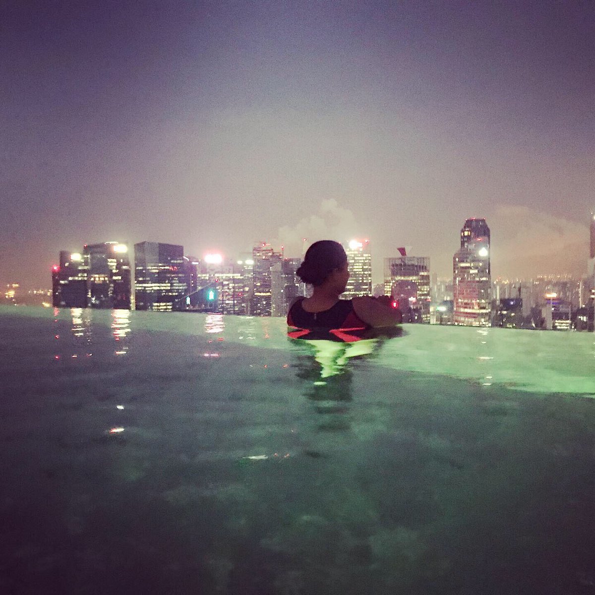 gettinhighonlyf's tweet photo. “....my soul is from elsewhere, I’m sure of that, and I intend to end up there....” ~ Rumi 
#khaanabadoshiyat #nomadicsoul #loveforlife #infinitypool #marinabaysands #singaporediaries #singaporeskyline #beyourself #swimmingpoolsoftheworld #megastructure https://t.co/4OCc0OQ5mM