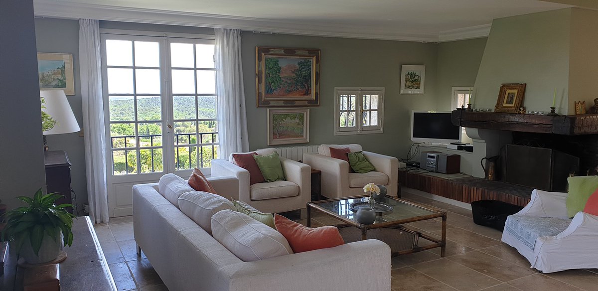 _UniqueLiving_'s tweet image. Luxury isn’t always about the biggest and best, grandest or galactic. It’s about what makes you feel at home. Your family &amp;amp; lifestyle dynamic. #familydynamic #luxuryrealestate #villaforsale #luxurylifestyle #luxuryliving #provencal #frenchriviera #cotedazur #vence #propertyfinder