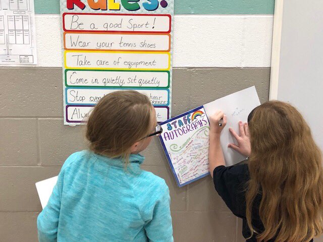 aneill2018's tweet photo. PPE KDG-4th grade Ss enjoying time as the βStep Upβ to their next grade level. 5th grade Ss have time together as a grade level for yearbook signing! #PPEleads #PPElearns https://t.co/Rxzen6FshL