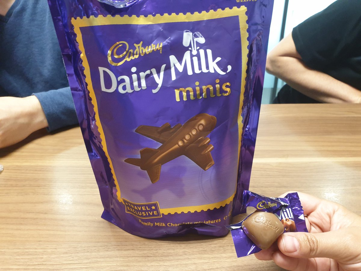 Powpow93's tweet photo. Wtf @CadburyUK @CadburyWorld, where is my plane shape chocolate ?!! FALSE ADVERTISING ! https://t.co/5btmNW4pEf