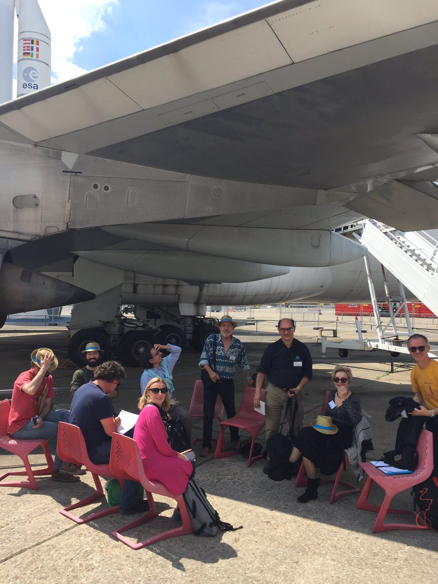 lacoupole62's tweet photo. Une salle de réunion pour le moins originale pour réfléchir à la production de spectacle 😀
#APLF2019 @MuseeAirEspace https://t.co/yKB5KzTiL4