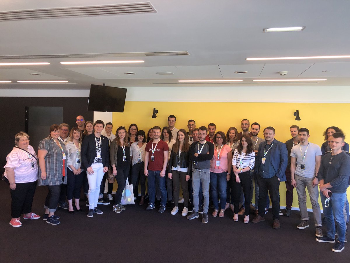 😍 Petite photo de groupe avec tous les #experts pour terminer cette dernière conférence en beauté ! Un grand merci à tous les participants qui ont contribué à cette journée exceptionnelle 😍 #Conversation19