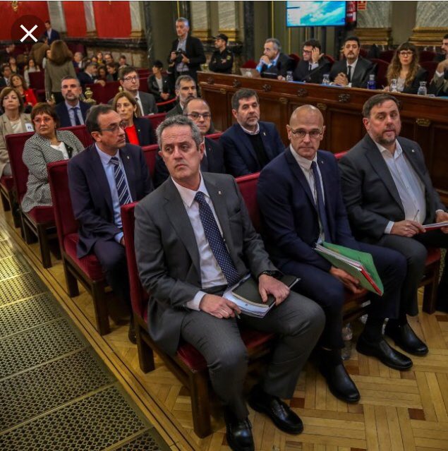 MargaXrepublica's tweet photo. @MLluisaBarrera @sajolidafree Ho estic Dient desde el 30-1
Si suspenen els presos polítics, vulneran dos drets, els d'ells I els nostres 🛑 🛑 fins quan hem de aguantar aquesta injustícia 🇪🇸 ñola #AlcemNos 
#AturemelPais #OmplimElsCarrersJA
#JudiciMerda #JudiciFarsa #JudiciALaDemocràcia #Manporreros #PROU https://t.co/lFxMZCsuX0