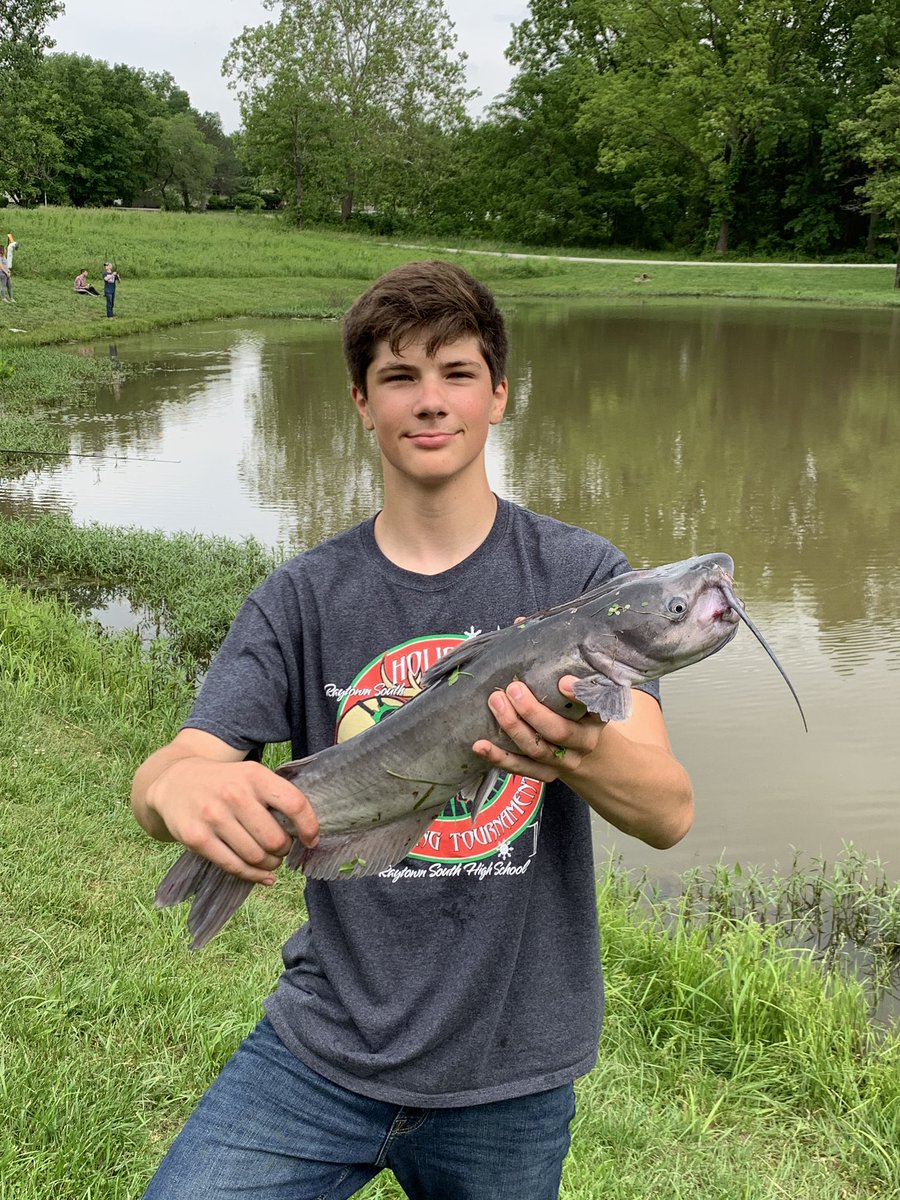 CHSCards's tweet image. #fishing #ExtendedLearning 
Last day of school!