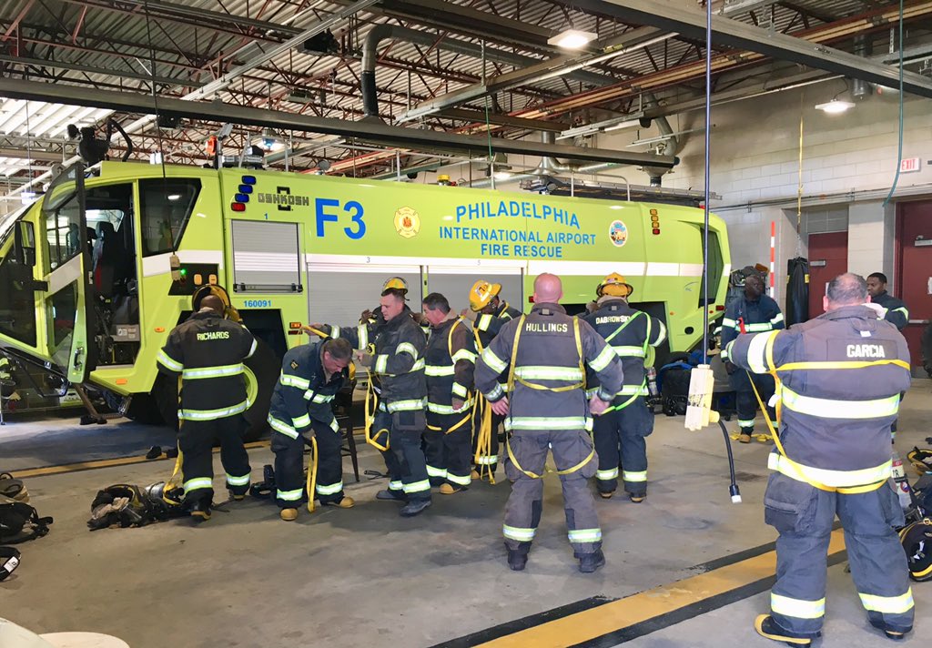 BobbyCorgi123's tweet photo. Training @PhillyFireDept #ARFF : webbing and rescue. Train hard out there folks! https://t.co/S7lYwUTuaV