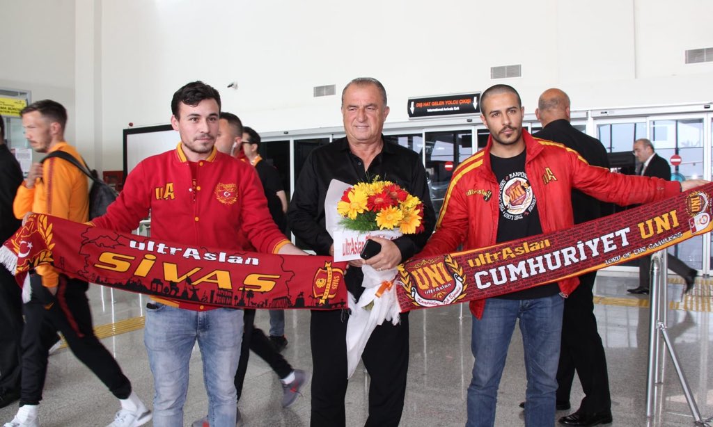 Şampiyon Galatasarayımızı Sivas’ta havaalanında karşıladık ! #ultrAslanUNI