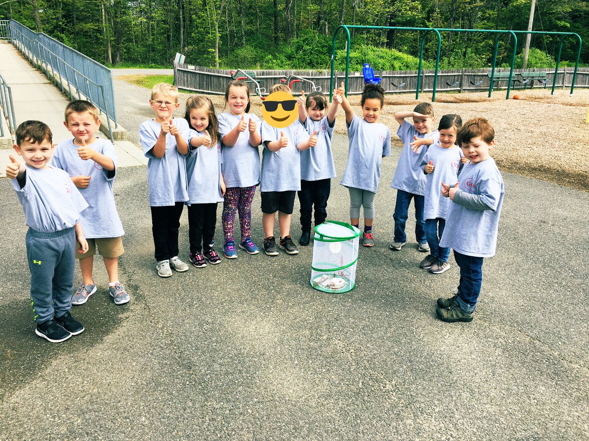 MsStocker2's tweet image. The day has come! Our butterflies were set free! The kiddos giggled with delight as our new friends spread their wings 🦋 @TraKeilty