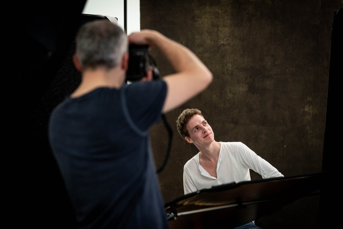 HavenStudioLond's tweet photo. BTS with a few of our amazing models. We're glad that we got a chance to capture their great looks &amp; enormous personalities!

Come and hang out with the likes of these guys in our next Havenly Headshots session. Dates to be announced shortly.

#headshots #studiohire #creativehub https://t.co/WY06AwOmXw