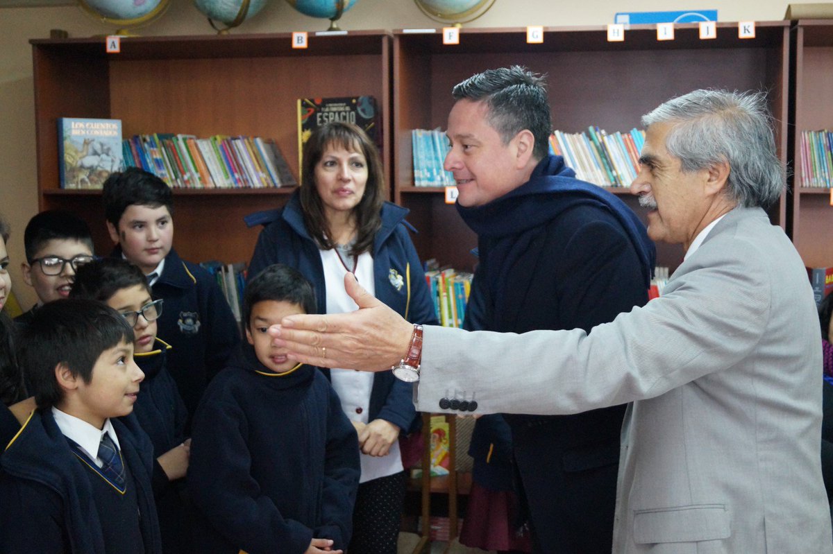 daemconcepcion's tweet photo. ESCUELA IRENE FREI, CELEBRÓ PUNTAJES SIMCE.
Hasta la Escuela Irene Frei de  id, situada en Barrio Norte de Concepción, llegó el Alcalde Álvaro Ortiz, su propósito felicitar a los alumnos(as) de 4° básico que rindieron el SIMCE 2018.
https://t.co/mPLQDWuPyF https://t.co/9UtR81D1YF
