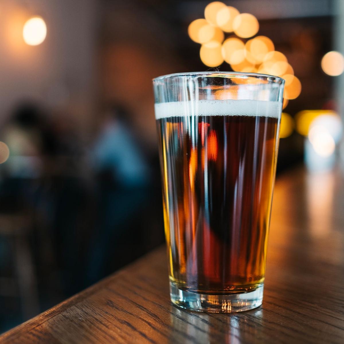 PaddingtonsON's tweet photo. Beer: A burger's best friend. https://t.co/6pgcUcKvDx