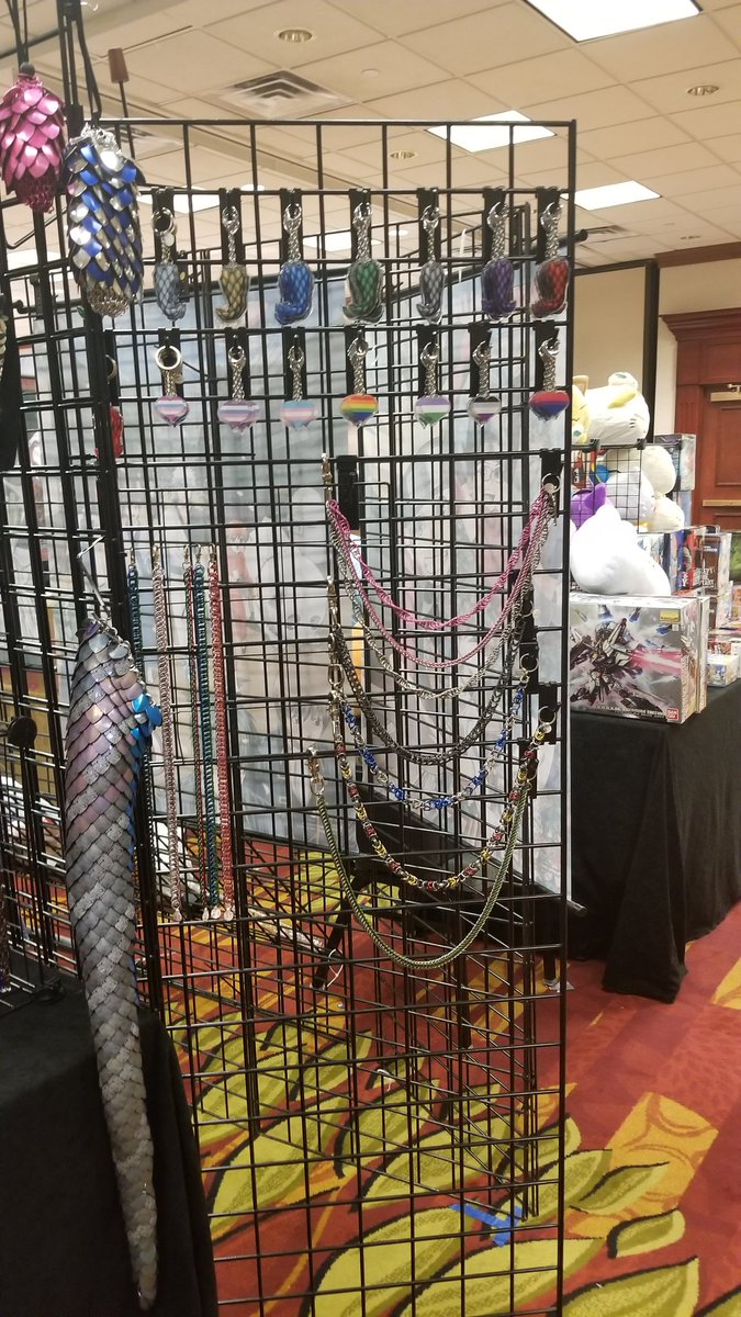 SemiraJewelry's tweet photo. Set up here at #animectx come visit and get your shiny fix! 
#interlinkedjewelry #anime #dragontail #chainmail #chainmaille #austin #texas https://t.co/qR070e0JTx