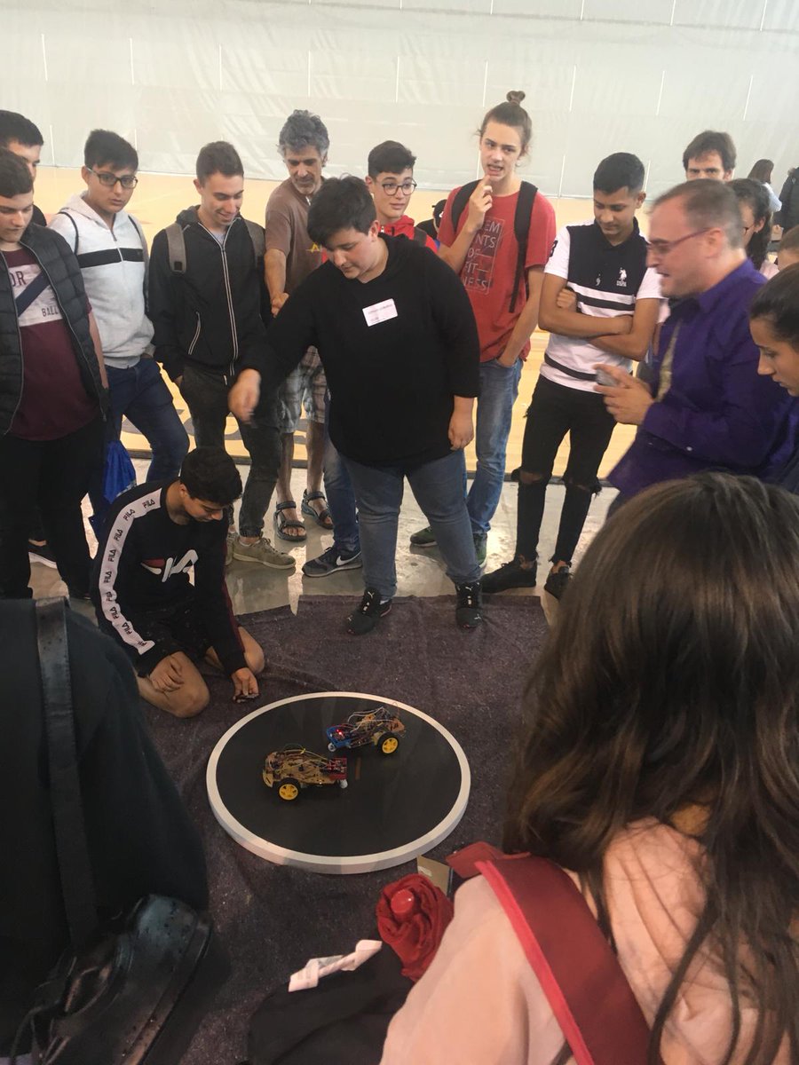 RobotEbre tweet media