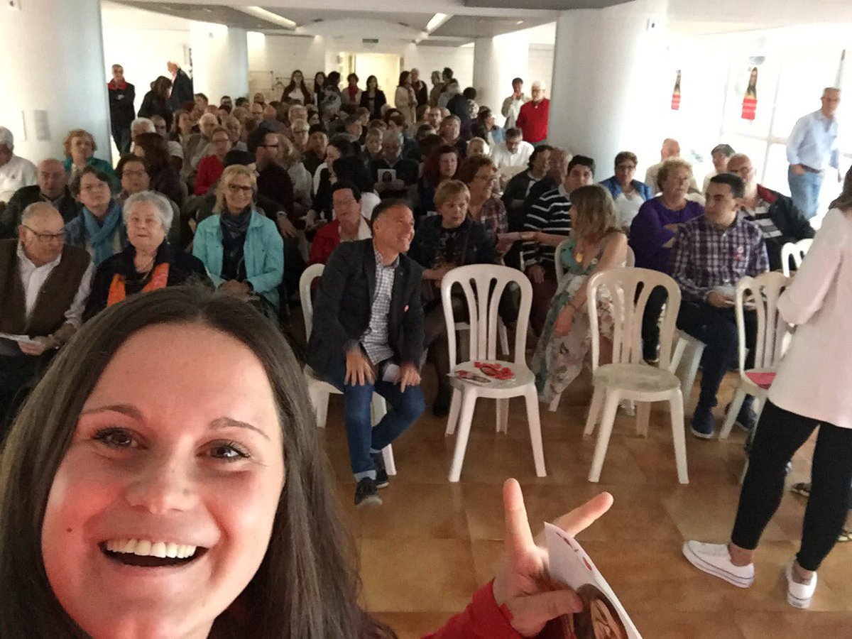 PSOE_Sada's tweet photo. LLENAZO. GRACIAS A TODOS Y A TODAS. SE ACERCA LA ALCALDÍA SOCIALISTA, ¡no os vamos a defraudar! 🌹 https://t.co/QMyqWs9Oj5