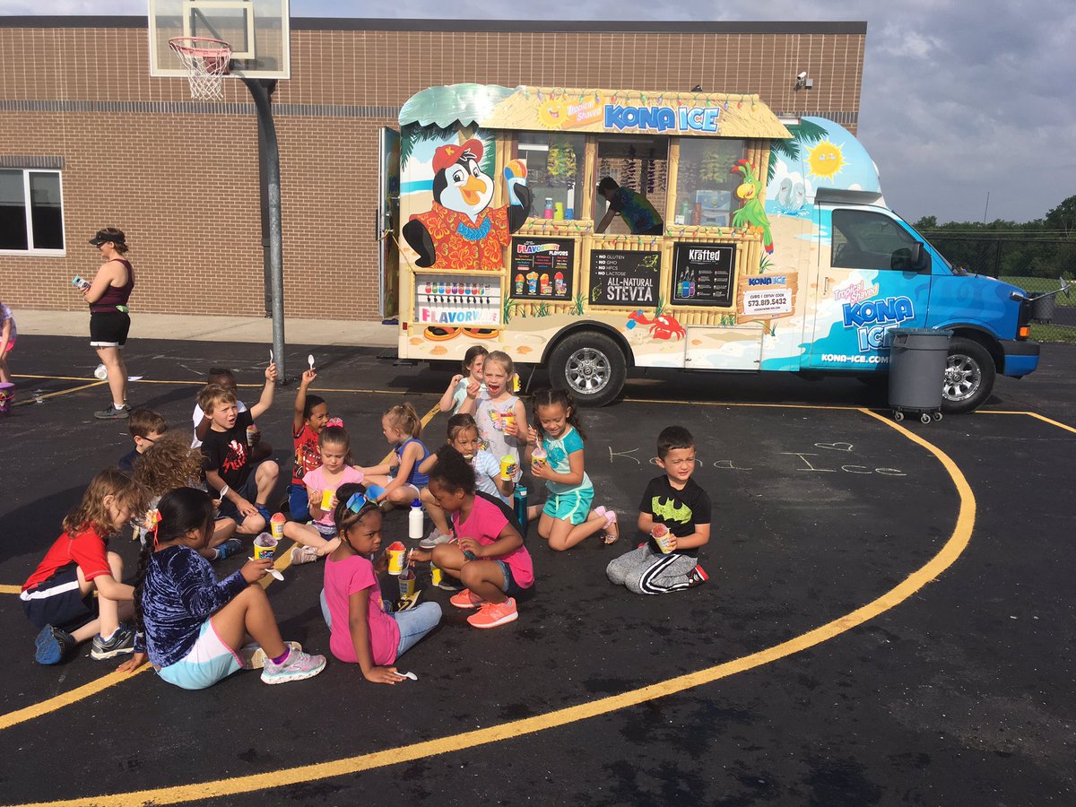 Thank you, <a href="/COMOKonaIce/">Kona Ice COMO</a> for making <a href="/BattleElem/">Battle Elementary</a> Field Day cooler and sweeter😎<a href="/MrsWies/">Carlei Wies</a> @MrsBarnesEBE @MsKentEBE @KRiceEBE