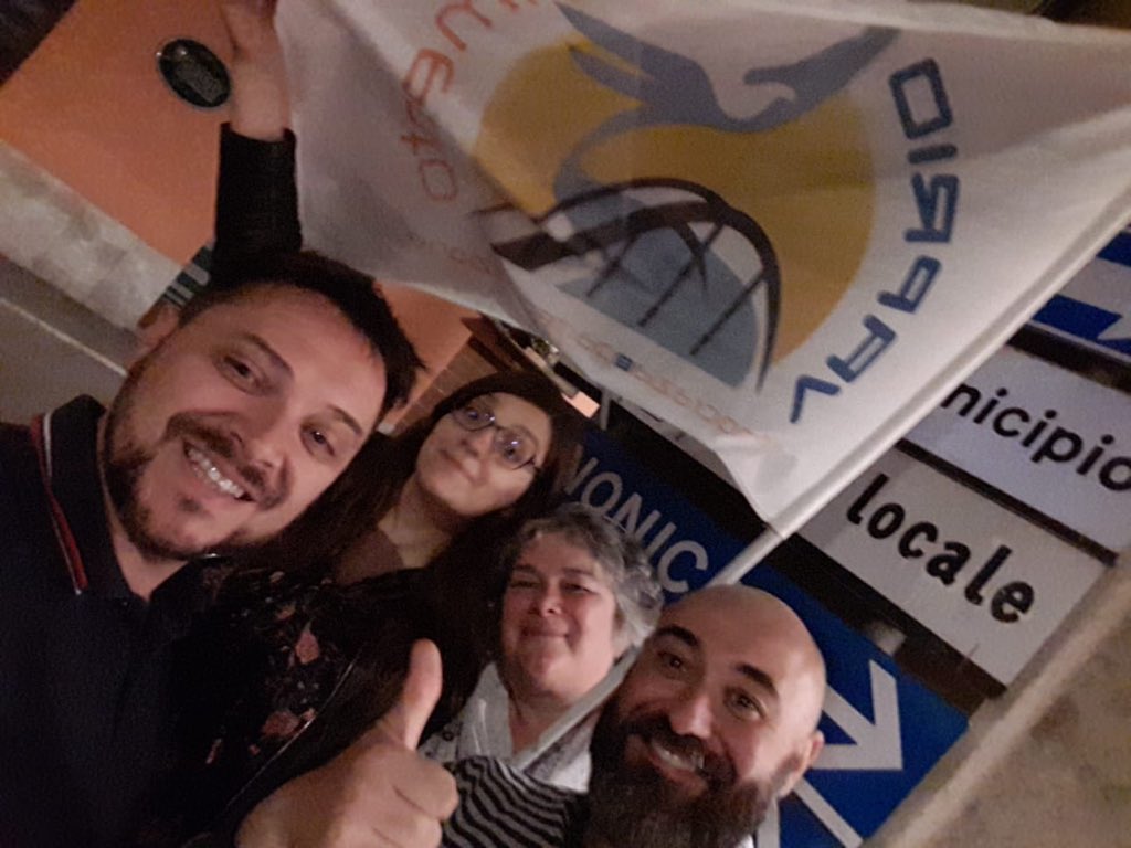 RossanaPortanti's tweet photo. Causa chiusura #campagnaelettorale a #vapriodadda niente @welikeduel ma vi pensiamo #vaprioinmovimento @makkox @zdizoro #nientevarpersilenzioelettorale https://t.co/5Tu07KoAX0
