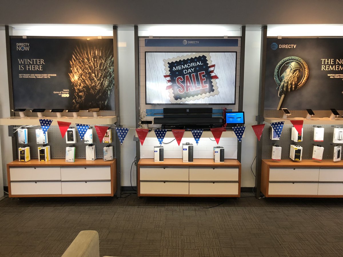 Who’s ready for Memorial Day Weekend!!! Here at <a href="/YardPotomac/">Potomac Yard</a> we are!!! Getting fun and festive for Military Appreciation💙❤️<a href="/cjay0908/">Charmaine Johnson</a> <a href="/DC_XFactor/">Xenia Williams</a>