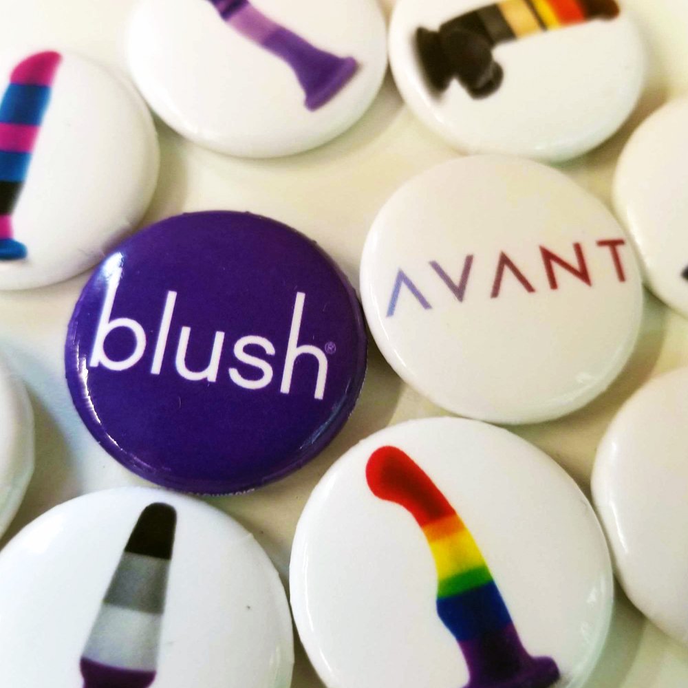 BlushGlobal's tweet photo. Oooh check out what just came in! 👀
No, they aren't M&Ms!
They're new #AvantCollection pins!
Wonder who will be receiving these...?
🤔😜
.
.
#DoYouBlush #AvantPride https://t.co/aCRkzVcS3g