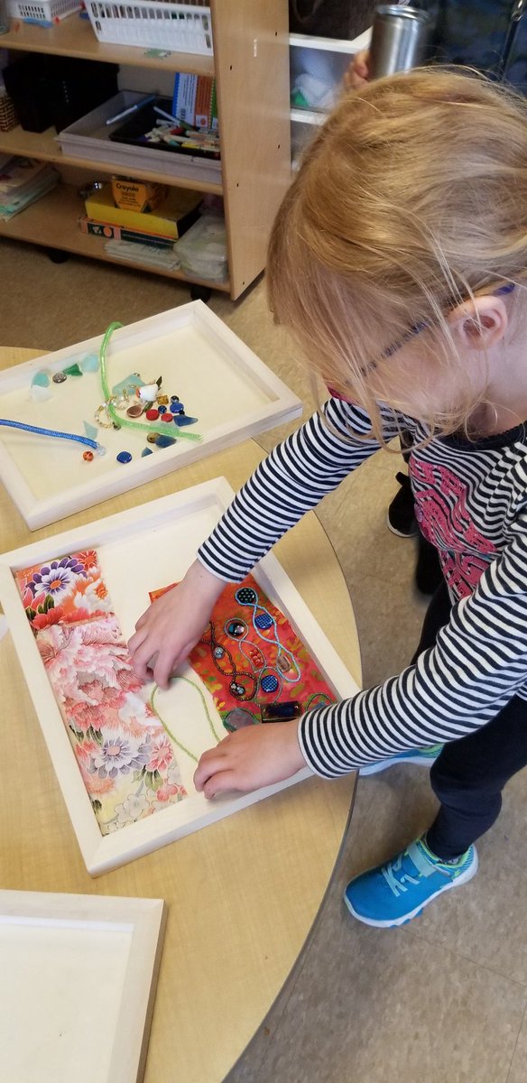 TLDSBDECE's tweet photo. Today we are makers.  We are on unhurried time and imagining places  we've been and places we want to go.  Places that hold memories and places that make us feel happy.  Books, Imagine a Place &amp; My Blue is Happy come alive in our Makerspace. @MmeRWilson #TLDSBlearns #tldsbmakers https://t.co/fhEGUZ2Ob5